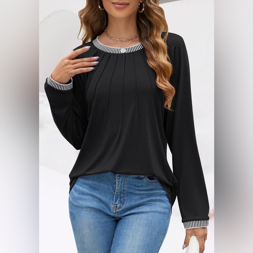 MEROKEETY Long Sleeve Pleated Womens’ Top 
Black/White Accents 
Size Large
NWT